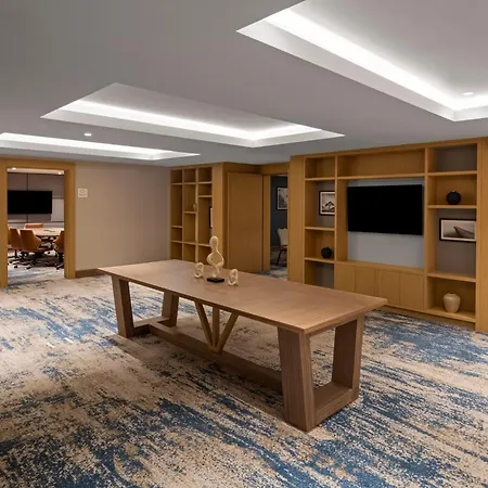 Hilton Garden 4*